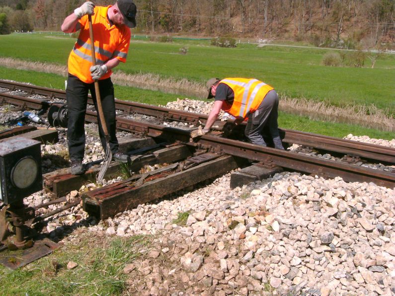 Ausgraben der Schwellwn (135Kb)