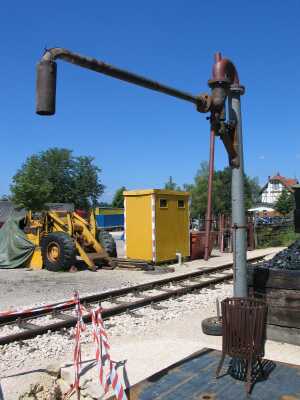 der Wasserkran steht (Gr&ouml;&szlig;e ca. 24 kb)